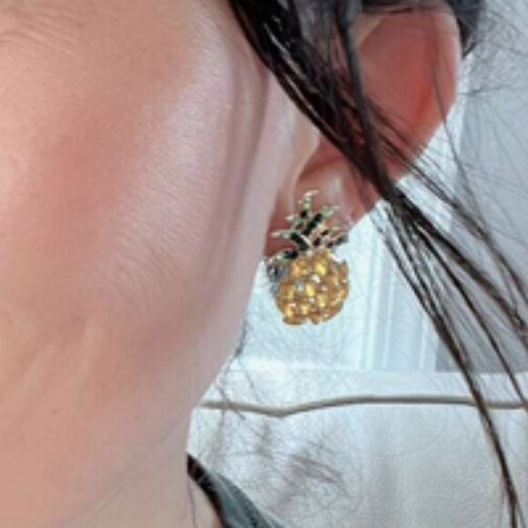 Vacay Tropical Pineapple Stud Earring! - Picture 7 of 8
